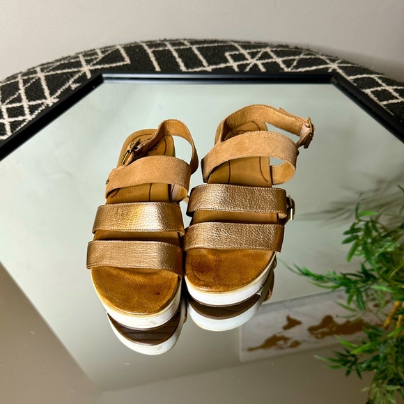 SOLD ALREADY -New ugg Braelynn Platform Sandal shoes metallic SZ 8 leather rose - Picture 3 of 5